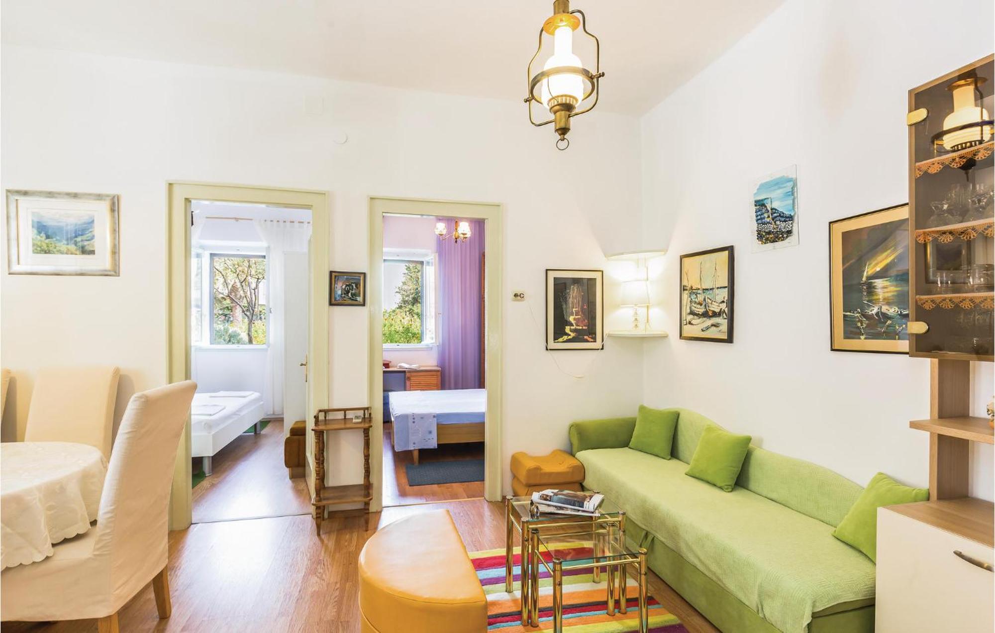 Awesome Apartment In Makarska With Kitchen מראה חיצוני תמונה