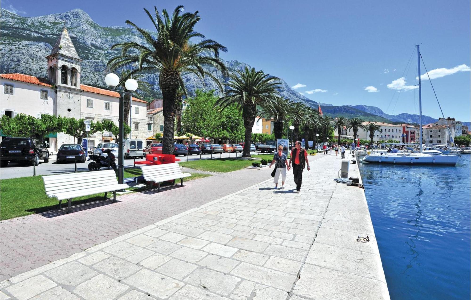 Awesome Apartment In Makarska With Kitchen מראה חיצוני תמונה