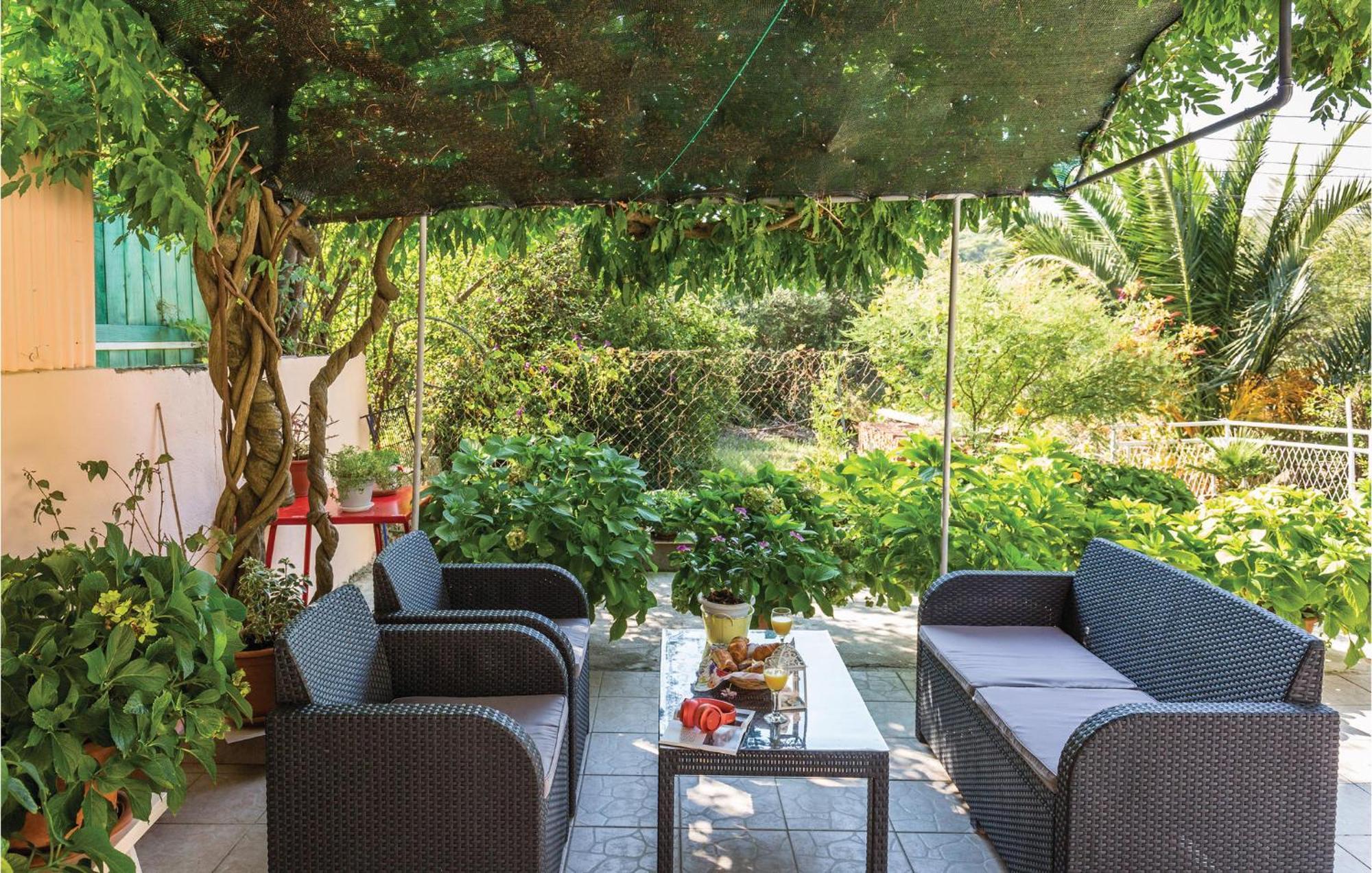 Awesome Apartment In Makarska With Kitchen מראה חיצוני תמונה